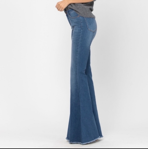 Women’s Judy Blue 70s,Highrise, Bell Bottom Flared Jeans - Picture 4 of 16